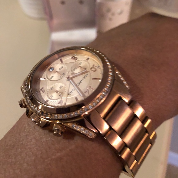 Michael Kors MK5263 Rose Gold Tone Wrist Watch for Women. GUC - Picture 4 of 16